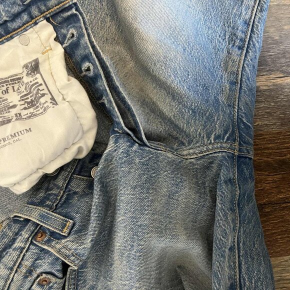 501® Original Fit Women's Jeans - Picture 1 of 8